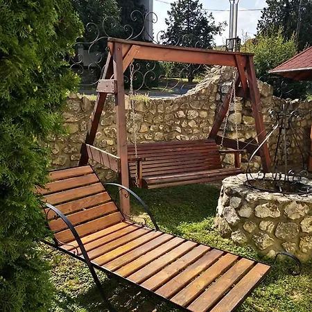 Azur & Smaragd Apartmanhaz شقة زلاكاروس