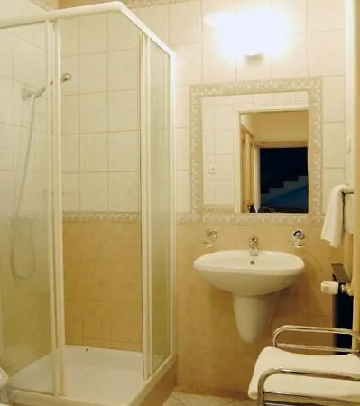 Azur & Smaragd Apartmanhaz زلاكاروس