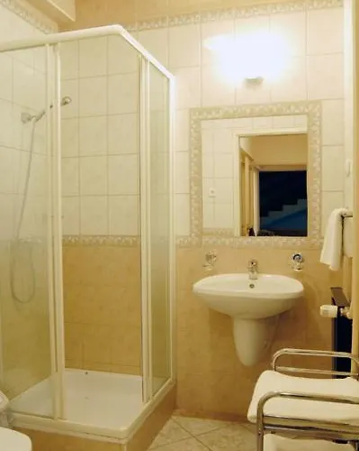 Azur & Smaragd Apartmanhaz زلاكاروس